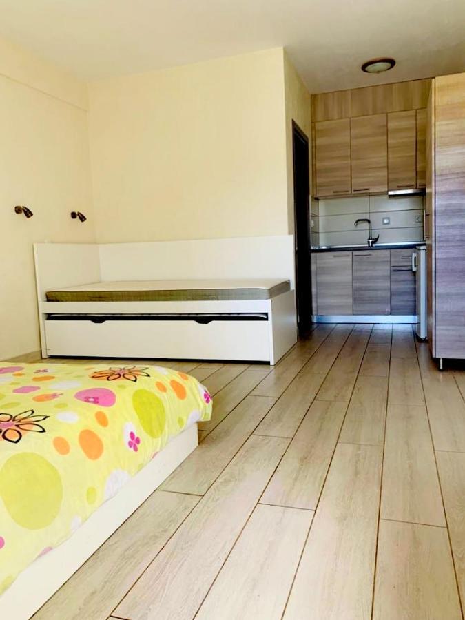 Freddy'S Place Неа-Врасна Экстерьер фото